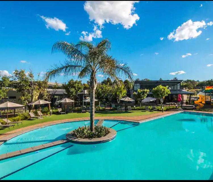 Luxurious Waterfall 1 Bedroom Condo With Free Uncapped Wifi Midrand Ngoại thất bức ảnh